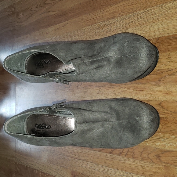 Free w Purchase Mossimo Platform Bootie Gray 6 1/2 - Picture 3 of 12